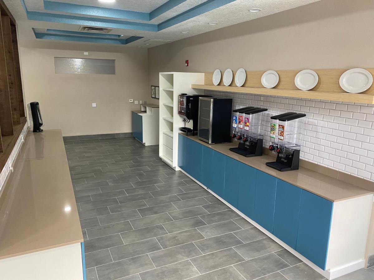 Country Inn & Suites By Radisson, Rj Stadium - Tampa Airport East Экстерьер фото