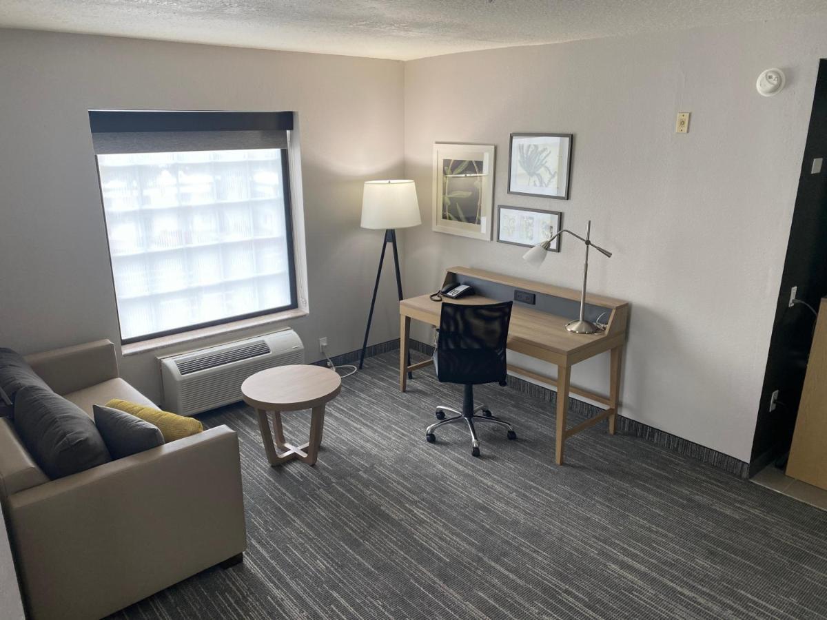 Country Inn & Suites By Radisson, Rj Stadium - Tampa Airport East Экстерьер фото