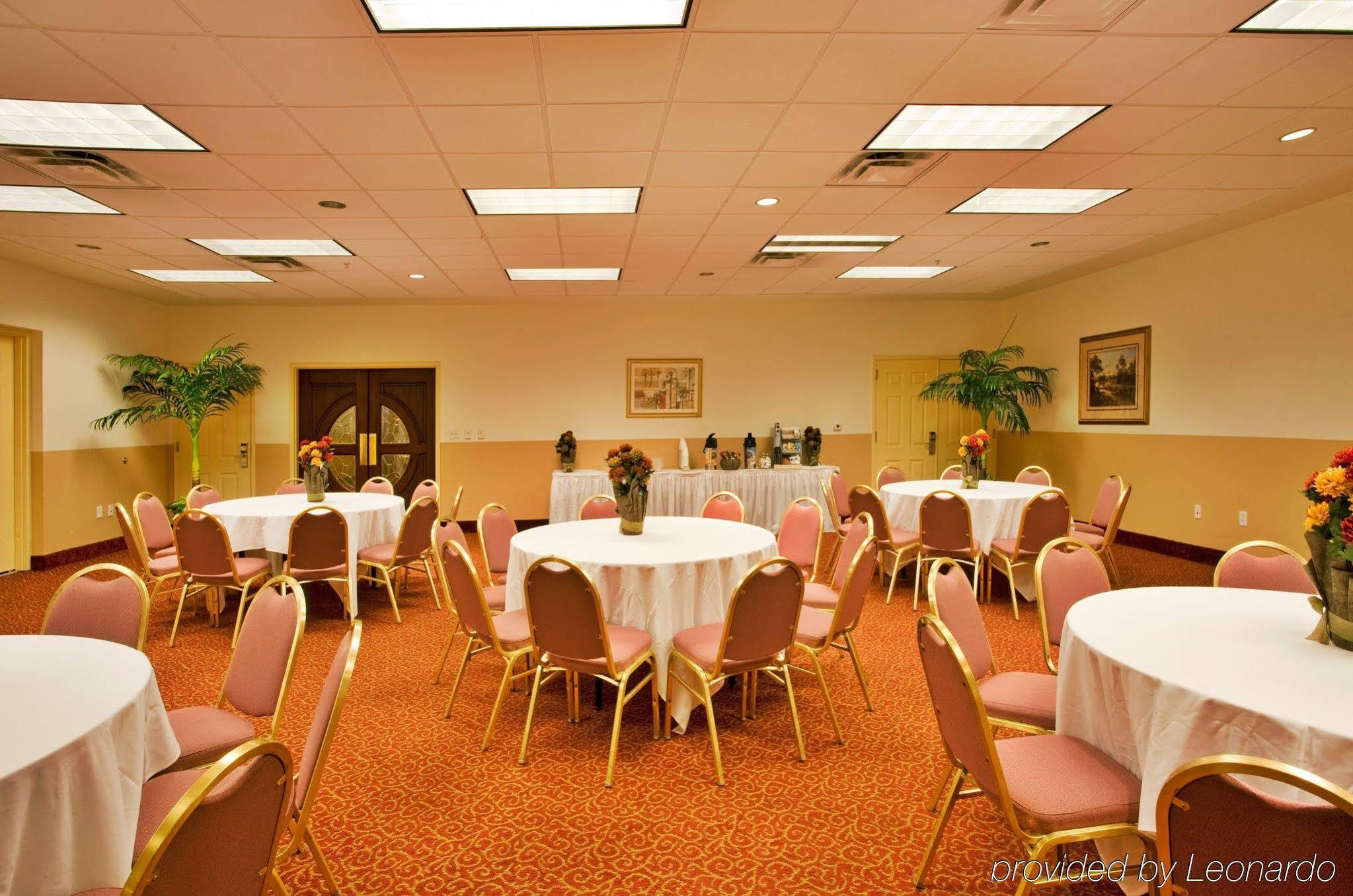 Country Inn & Suites By Radisson, Rj Stadium - Tampa Airport East Экстерьер фото