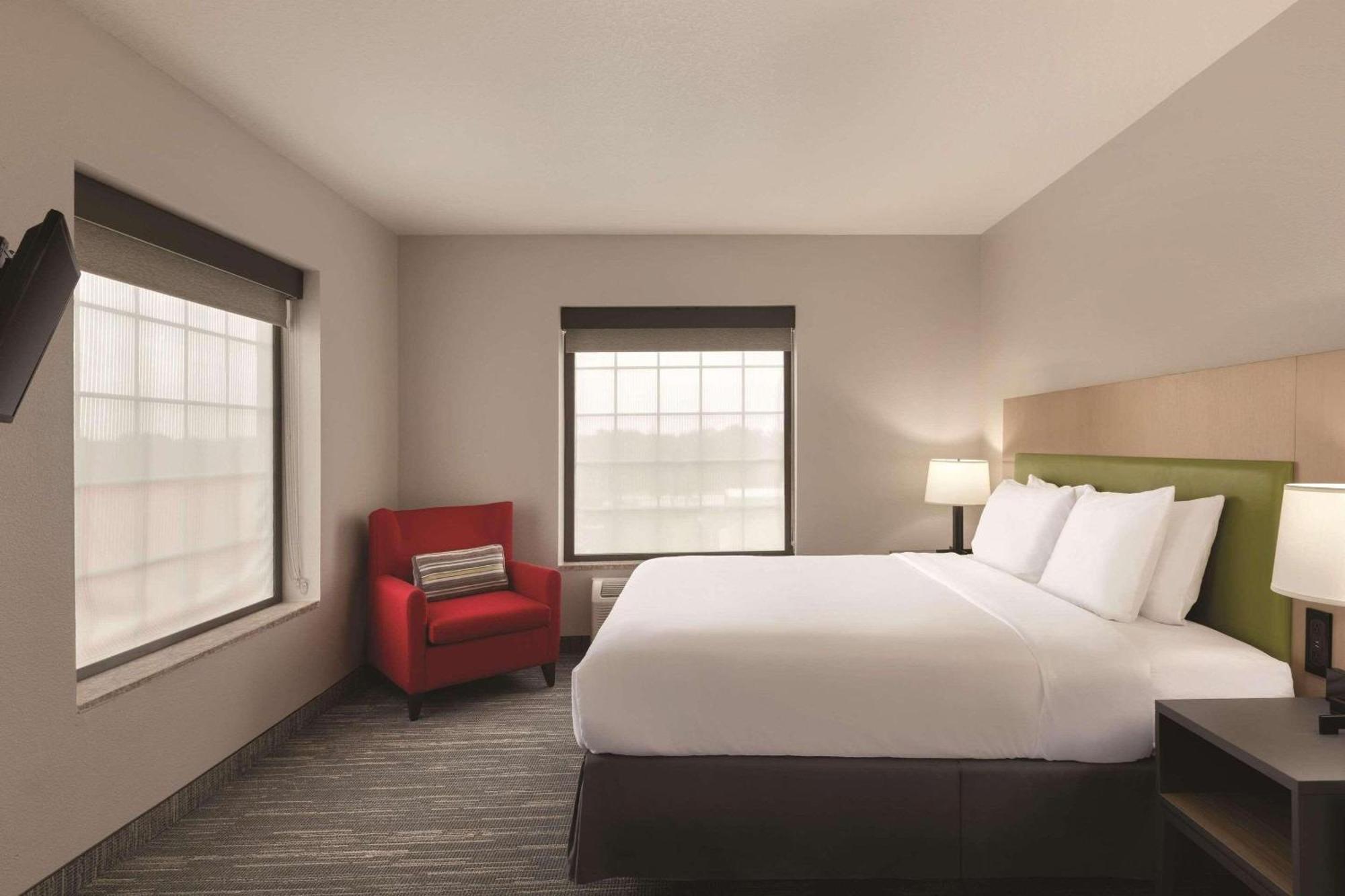 Country Inn & Suites By Radisson, Rj Stadium - Tampa Airport East Экстерьер фото