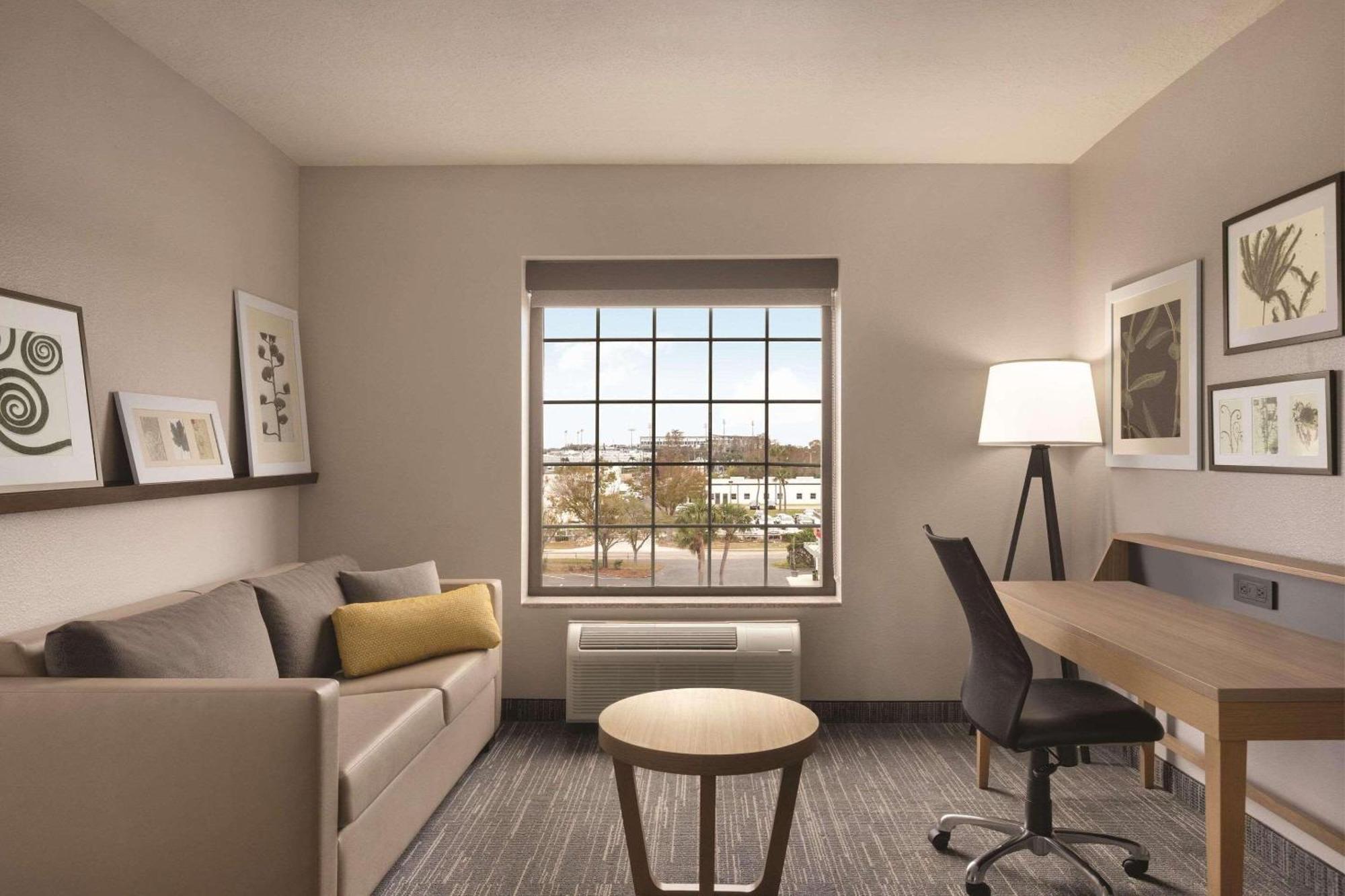 Country Inn & Suites By Radisson, Rj Stadium - Tampa Airport East Экстерьер фото