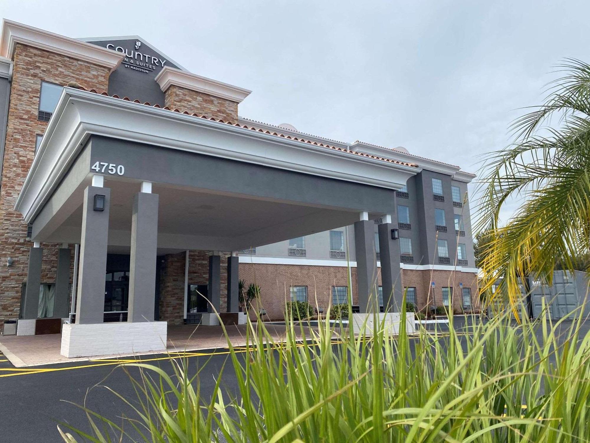 Country Inn & Suites By Radisson, Rj Stadium - Tampa Airport East Экстерьер фото